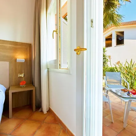 Paestum Inn Beach Resort 호텔