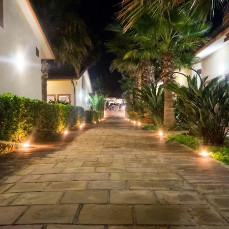 Paestum Inn Beach Resort 호텔 4*